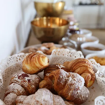 ホテル Mojana Bellagio Oliveto Lario