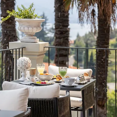 ホテル Mojana Bellagio Oliveto Lario