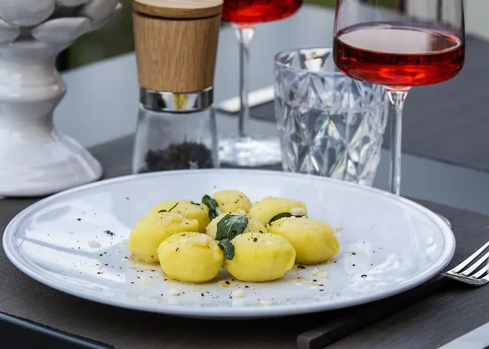 Mojana Bellagio - The D'angelo Family Collection